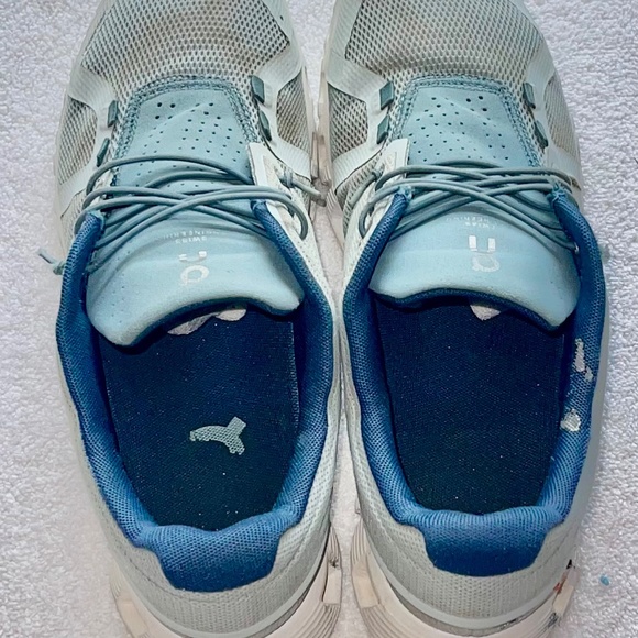 Women's Light Blue On Clouds Size 9 - Picture 3 of 7